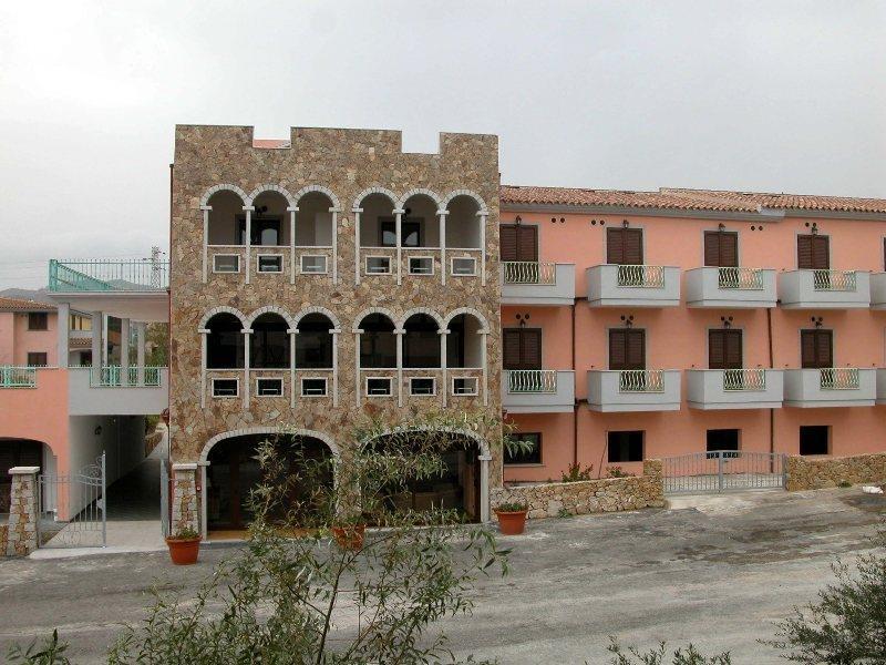 Albergo Residenziale Gli Ontani Cala Liberotto Eksteriør bilde