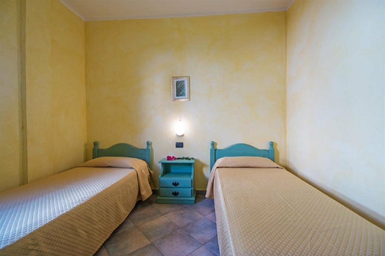 Albergo Residenziale Gli Ontani Cala Liberotto Eksteriør bilde